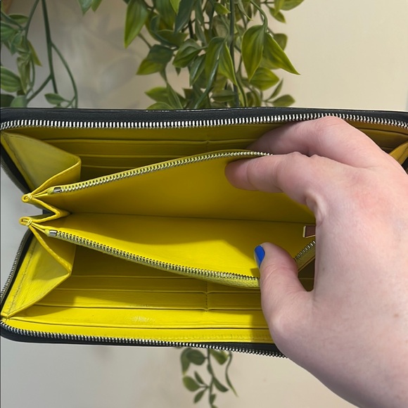 Celine Black Leather Wallet - Picture 4 of 8